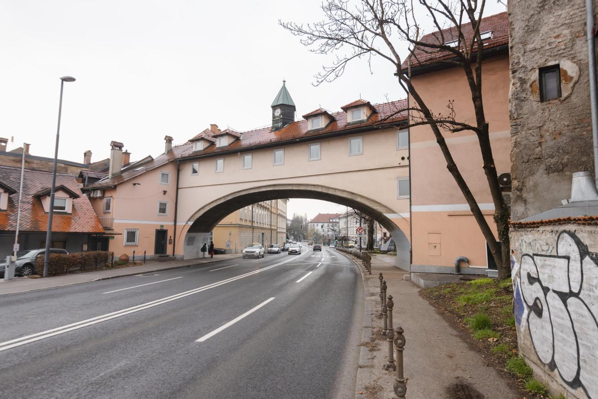 Bridge Apartments Любляна Экстерьер фото